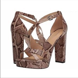 Michael KORS Lorene Leather Platform Sandal